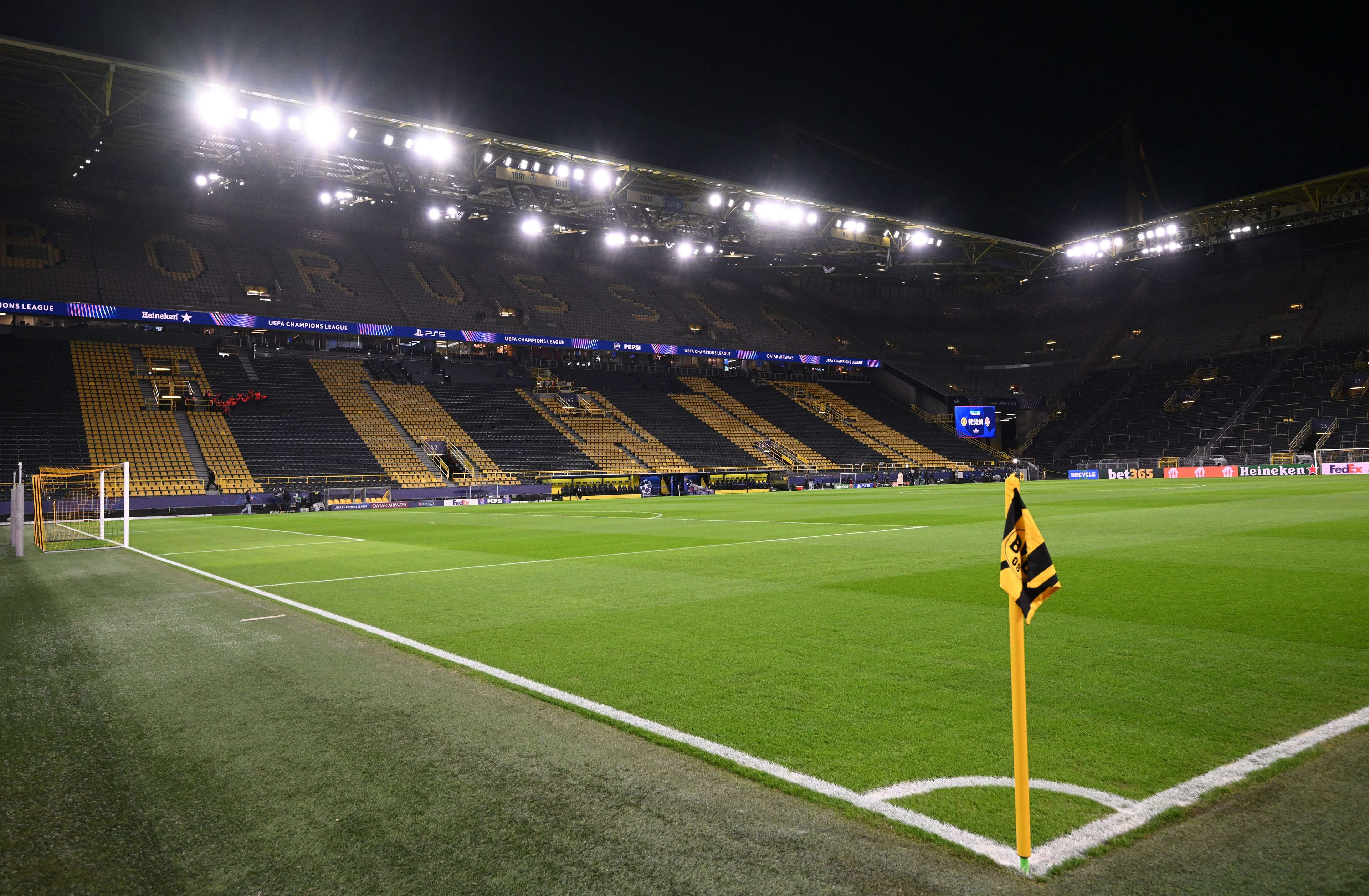 也是对球迷 也是对球迷